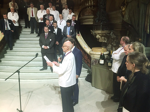 ミッシェル・コンビ氏(1967年第1回テタンジェコンクール優勝者)へのオマージュ